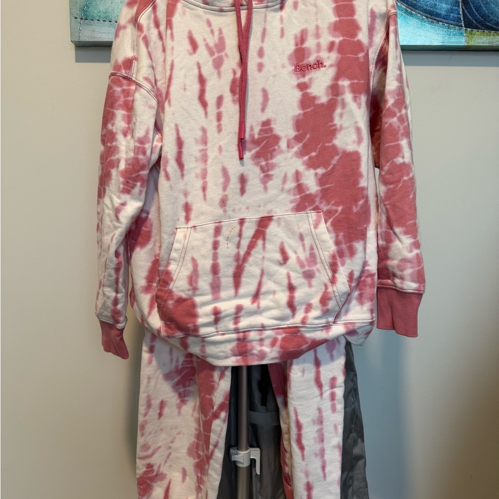 Bench Pink and White Tie-Dye Lounge Set
